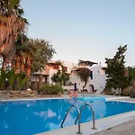 Antonina Aparthotel 2*